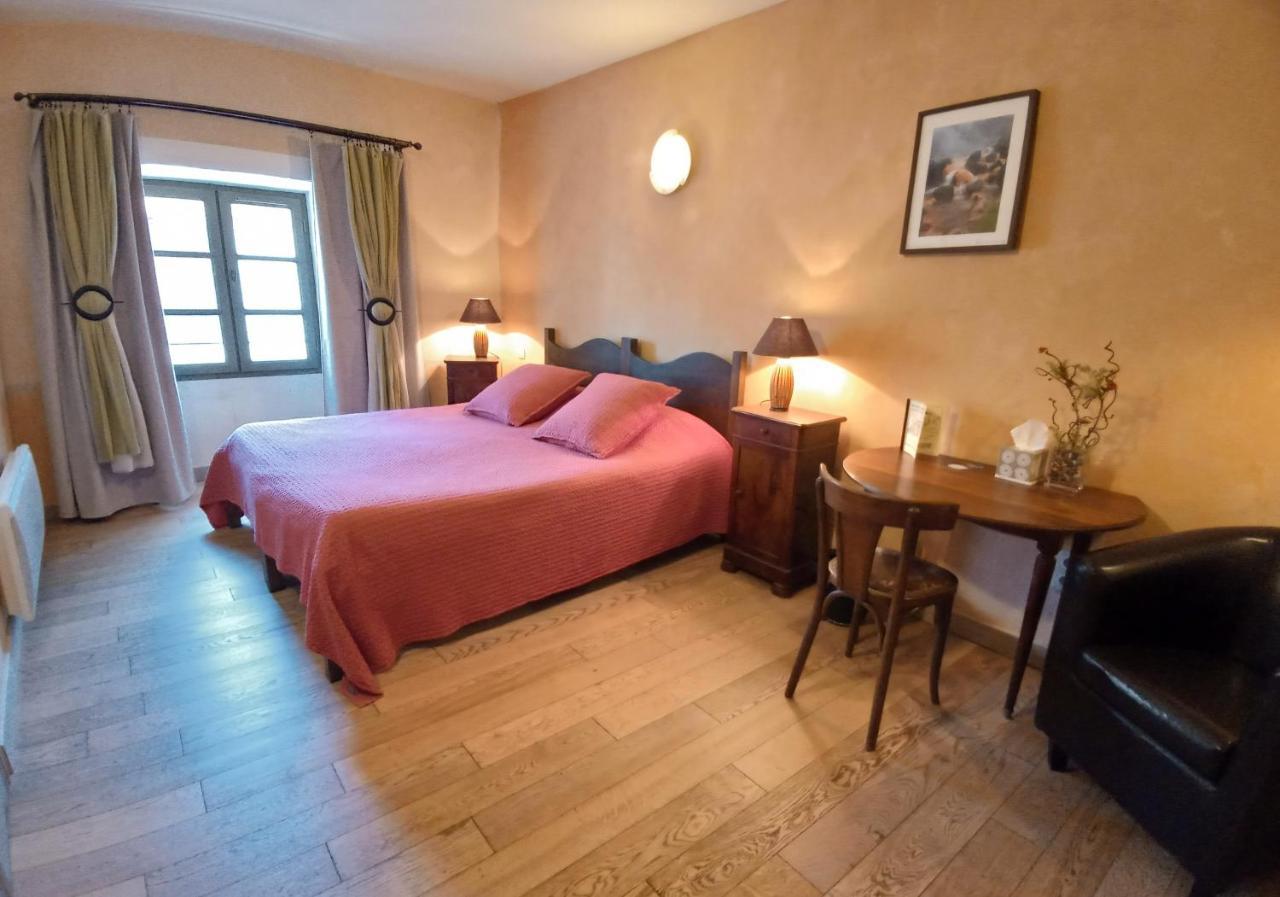 Des Lits Sur La Place Hérépian 외부 사진